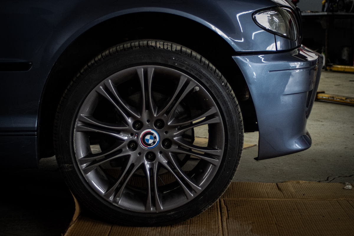 Closeup of the finished strut and wheel fitment